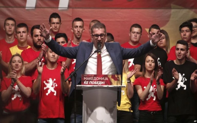 Ανατροπή στα Σκόπια –  VMRO: «Ψηφίστε κατά συνείδηση» – Όλα δείχνουν σαρωτικό «ναι» λόγω… αποχής των Σλάβων – Πανηγυρίζει ο Ζάεφ